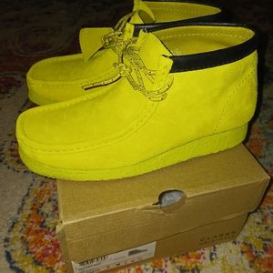 Clark Wallabees Highlighter yellow